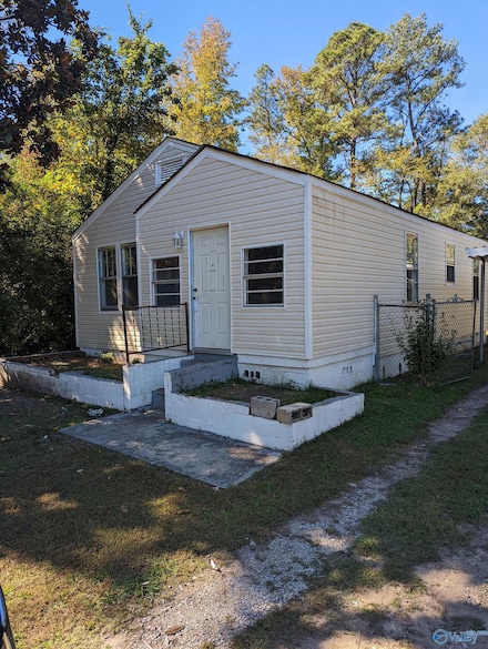 205 Tuskegee Cir, Gadsden, AL 35903