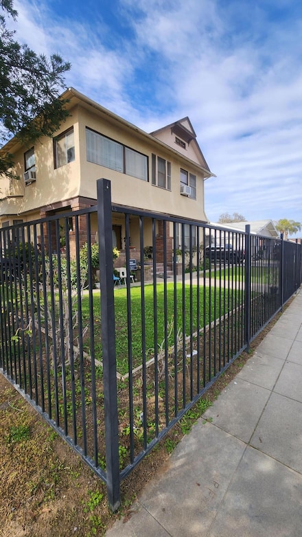 333 N L St, Dinuba, CA 93618