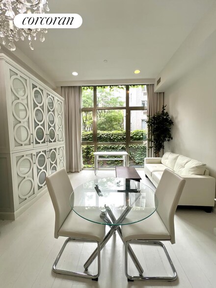 216 E 52nd St Unit 2 F, New York, NY 10022