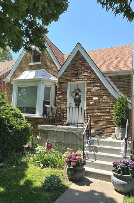 7920 S Washtenaw Ave, Chicago, IL 60652