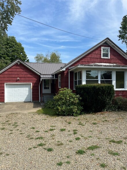 2928 Wallaceville Rd, Titusville, PA 16354