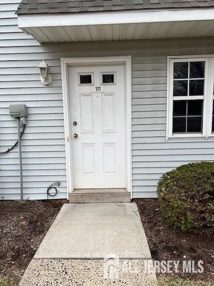 111 Kings Ct, Woodbridge Township, NJ 07095