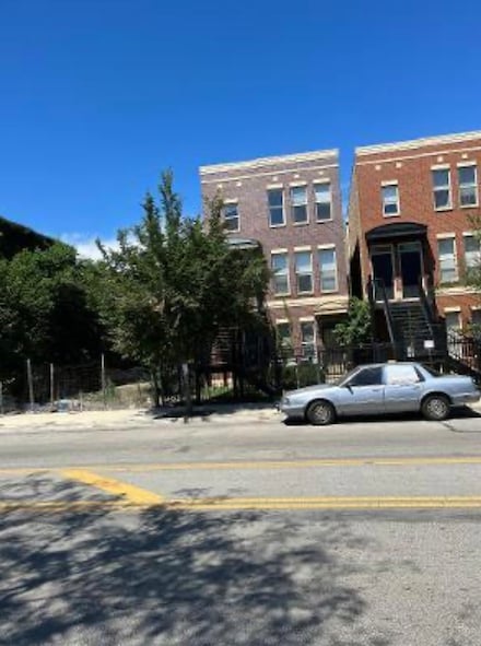 2122 W Madison St Unit 2, Chicago, IL 60612
