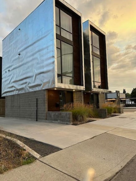 904 E Indiana Ave, Spokane, WA 99207