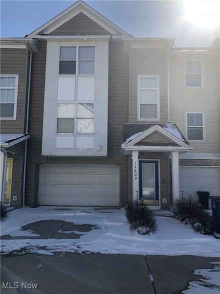 17625 Wildwood Ln Unit 323, Cleveland, OH 44119