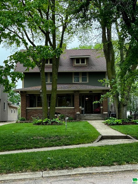425 Euclid Ave, Cherokee, IA 51012