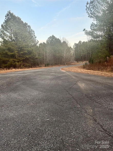 125 River View Dr, Mooresboro, NC 28114