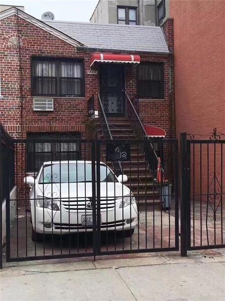 845 42 St, Brooklyn, NY 11232