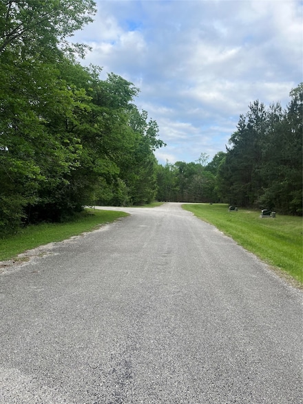 60 Firewood Rd, Huntsville, TX 77340