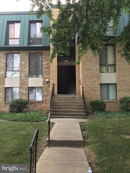1018 Brinker Dr Unit 201, Hagerstown, MD 21740