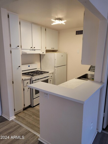1701 W Tuckey Ln Unit 229, Phoenix, AZ 85015