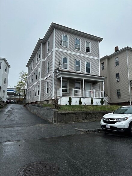 7 Cutler St, Worcester, MA 01604