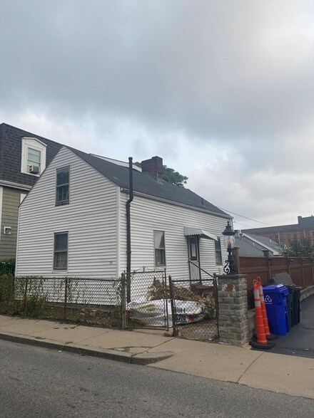 10 Dunmore St, Roxbury, MA 02119