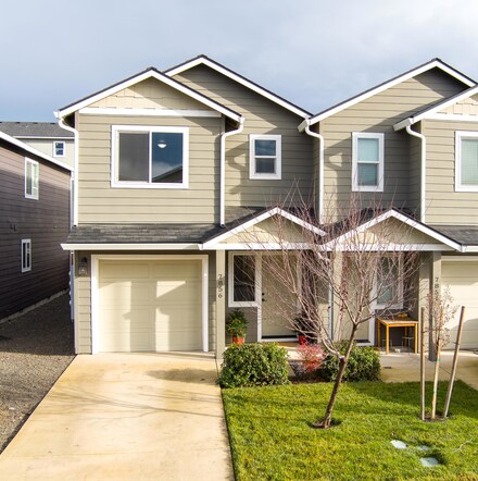 7856 Phaedra Ln, White City, OR 97503
