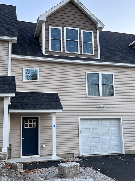 3 Mill Falls Rd Unit 3, Pembroke, NH 03275