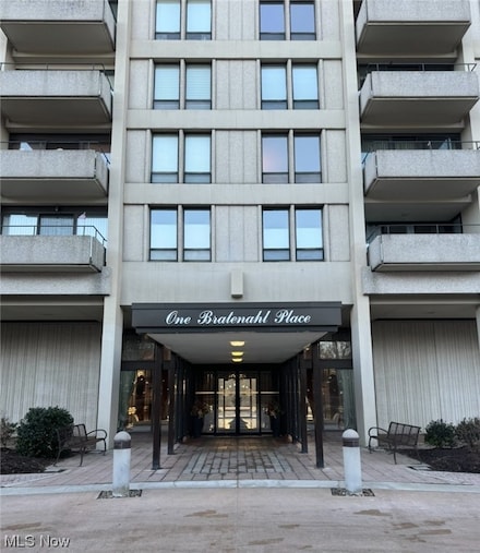 1 Bratenahl Place Unit 311, Cleveland, OH 44108