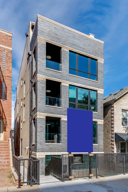 1448 W Chestnut St Unit 3, Chicago, IL 60642