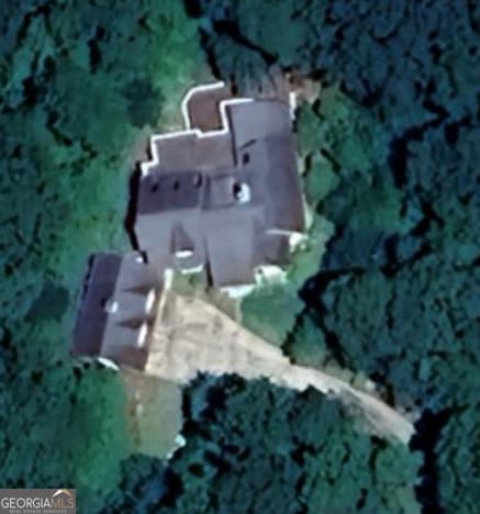 145 E Lake Dr, Roswell, GA 30075