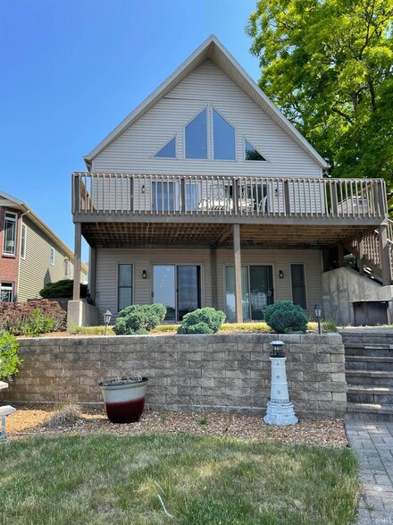 235 Ln 280e Hamilton Lake, Hamilton, IN 46742