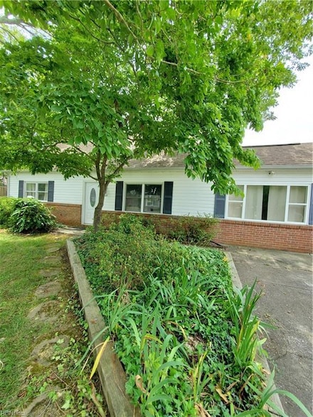 1537 Selden St, Virginia Beach, VA 23454