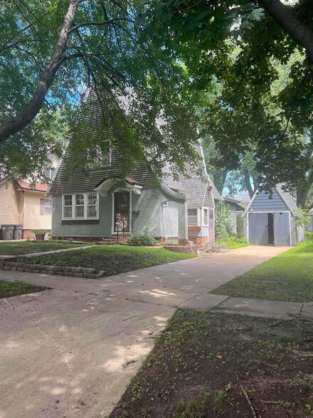 309 3rd Ave SE, Oelwein, IA 50662