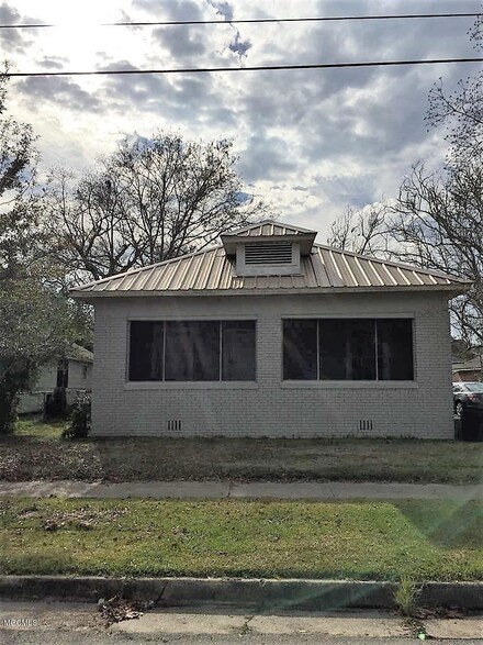 2215 31st St Unit A/B, Gulfport, MS 39501