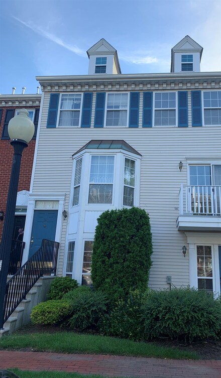 32 Buttonwood St Unit 47J, Jersey City, NJ 07305