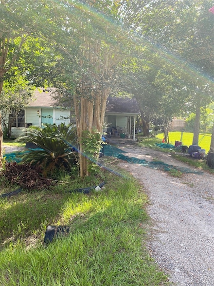 4213 Kinne St, Bacliff, TX 77518