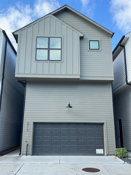 2717 Oakwood Crest Ln, Houston, TX 77018