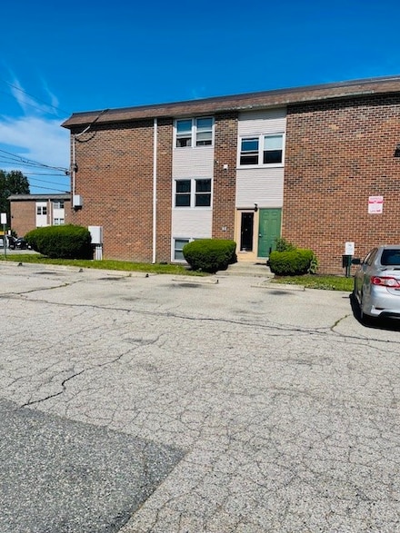 29 Woodbine St Unit 5, Pawtucket, RI 02860