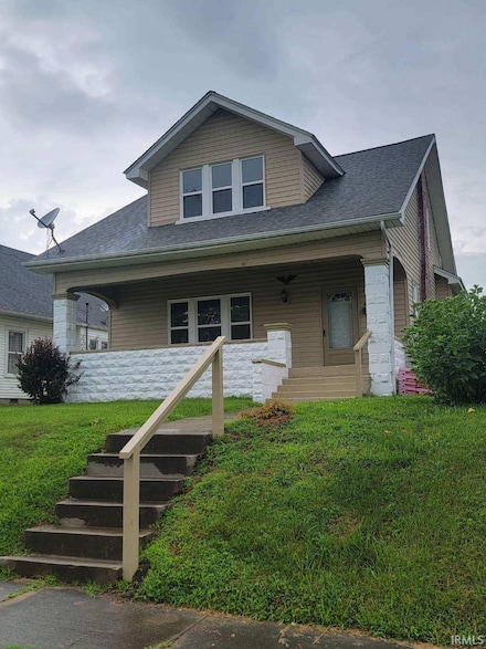 219 W Cherry St, Oakland City, IN 47660