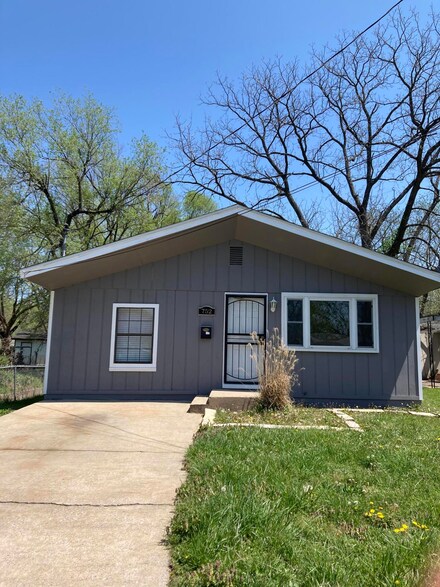 752 N Forest Ave, Springfield, MO 65802
