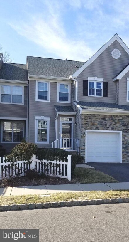 705 Dahlia Cir, Dayton, NJ 08810
