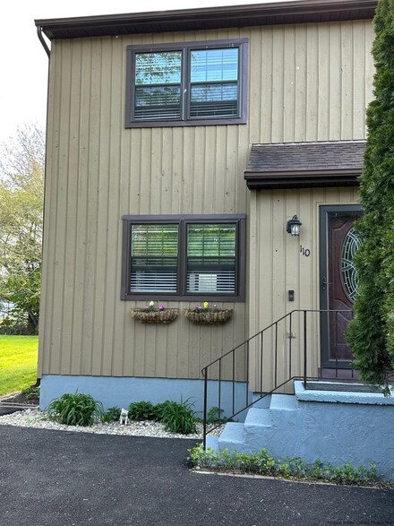 110 Sterling Place, Highland, NY 12528