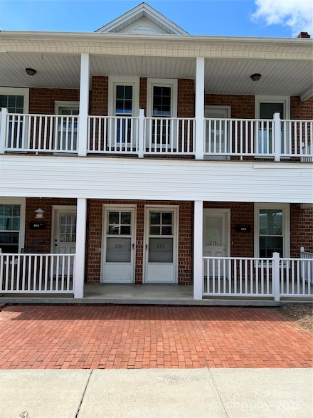 205 W G St, Kannapolis, NC 28081