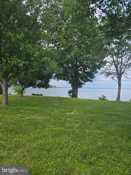 3 Shore Dr, Colonial Beach, VA 22443