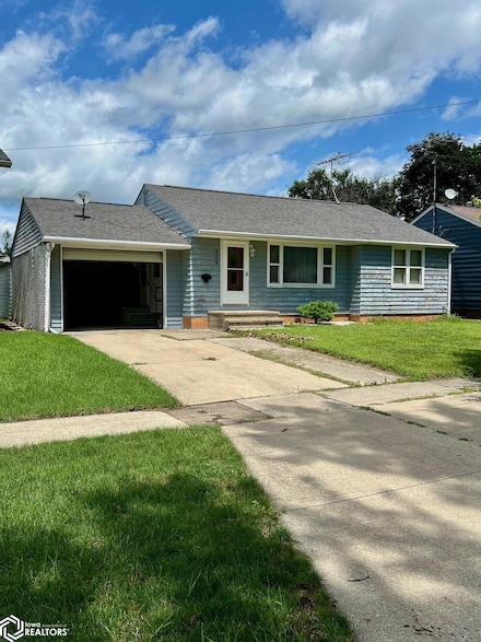 909 1st Ave SE, Clarion, IA 50525