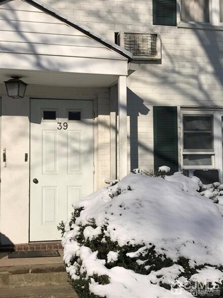 39 Garfield Park Unit A, Edison, NJ 08837