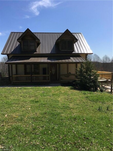 198 Autobahn Ln, Mount Airy, NC 27030