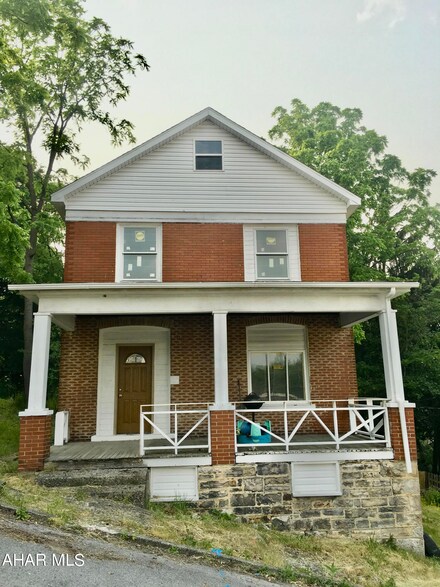 1118 19th Ave, Altoona, PA 16601