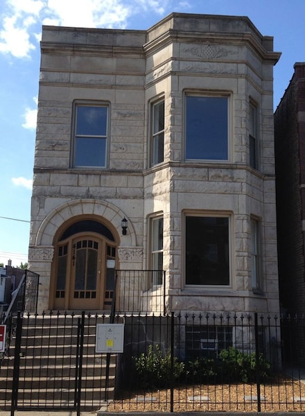 4141 W Jackson Blvd, Chicago, IL 60624