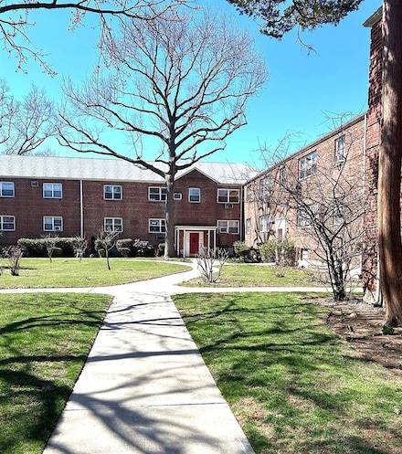 155- 24 84th St Unit 1, Howard Beach, NY 11414