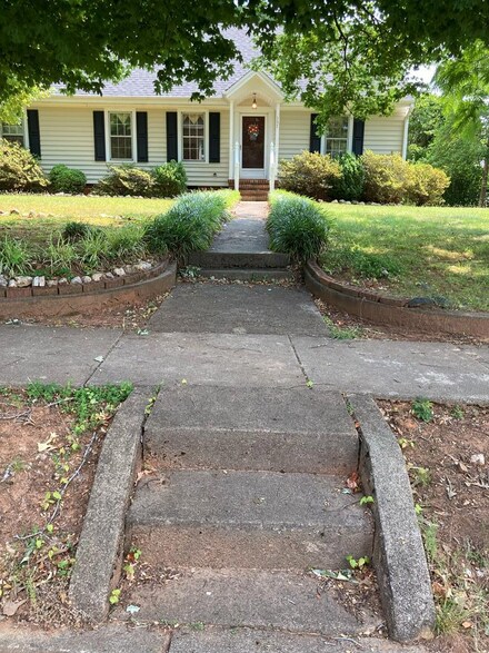 307 Fifth St, Clarksville, VA 23927