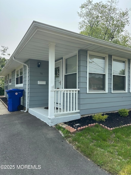 19 Niagara Dr, Toms River, NJ 08753