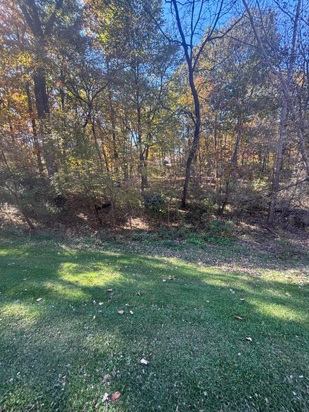 5436 Strawberry Lake Rd, Whitmore Lake, MI 48189