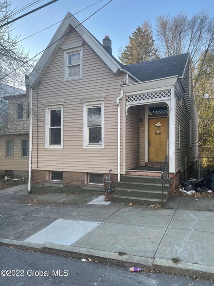 136 2nd Ave, Albany, NY 12202