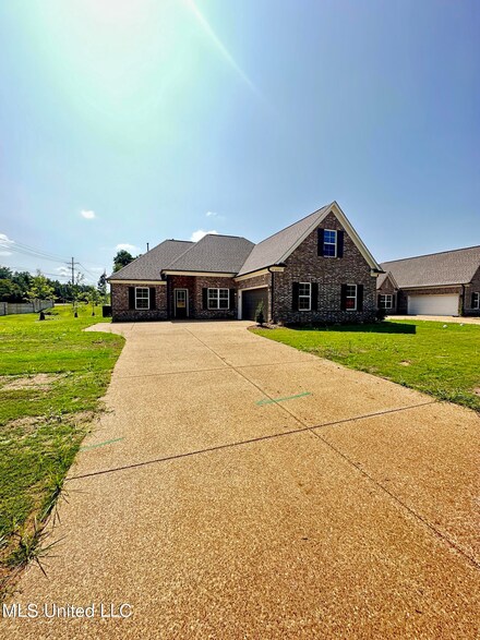 6025 Daffodil Ln, Walls, MS 38680