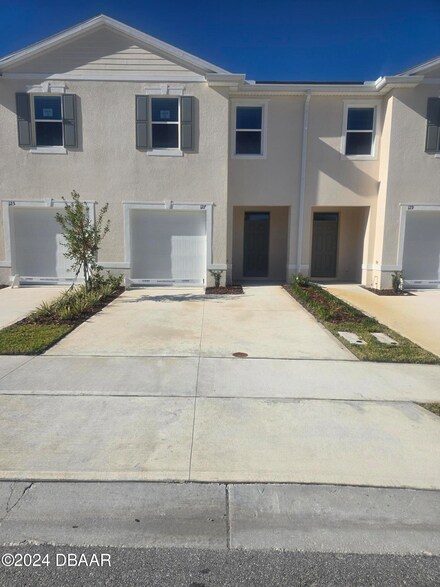 127 Maya, Daytona Beach, FL 32117