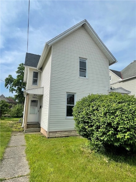 332 Shaw St Unit 1/2, New Castle, PA 16101