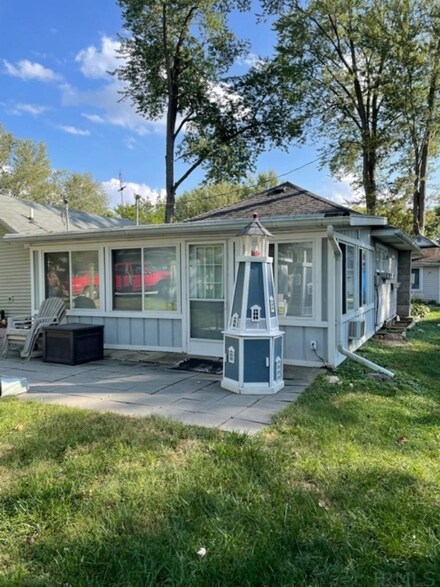 70 Ems W16 Ln, North Webster, IN 46555